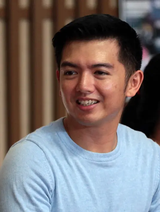 “Akhir tahun lalu ngobrol sama penerbit, mereka tertarik banget sama ceritanya sampai 2 bulan lalu diterbitkan dan udah deal mau naik layar lebar," tambahnya. (Deki Prayoga/Bintang.com)