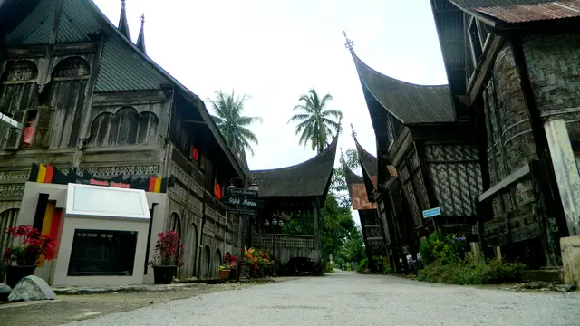 Contoh Gambar Rumah Gadang yang Estetik, Ketahui Keunikannya