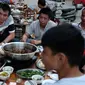 Mengonsumsi daging anjing menjadi tradisi yang telah belangsung lama di China. (AFP)