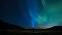 Ilustrasi malam hari, aurora. (Photo by Jonatan Pie on Unsplash)