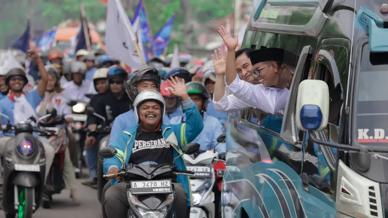 Andra Soni, Bacagub Banten 2024, Naik PS Saat Daftar ke KPU. (Kamis, 29/08/2024). (Istimewa).