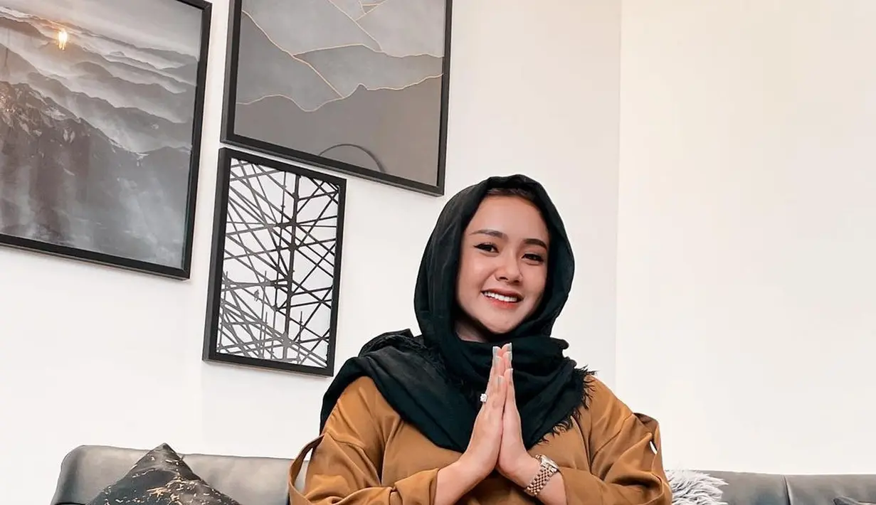 Bagi Cita Citata, sebelum memutuskan melanjutkan ke hubungan yang lebih serius, perlu memilih calon pasangan dengan sungguh-sungguh. Agar kegagalan yang pernah terjadi, tidak terulang lagi. (Instagram/cita_citata)