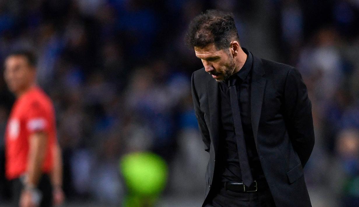 Atletico Madrid juga menjadi satu-satunya tim asal Spanyol yang menjadi juru kunci fase grup Liga Champions musim ini. Mereka hanya mengoleksi 5 poin dengan sekali kemenangan, 2 kali imbang, dan 3 kali kalah. (AFP/Miguel Riopa)