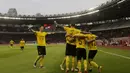Pemain Ceres-Negros merayakan gol yang dicetak oleh Mike Rigoberto ke gawang Persija Jakarta pada laga Piala AFC di SUGBK, Jakarta, Selasa (23/4). Persija takluk 2-3 dari Ceres-Negros. (Bola.com/Peksi Cahyo)
