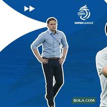 Pelatih Bhayangkara FC, Paul Munster dan pelatih PSIM, Jean-Paul Van Gastel. (Hendry Wibowo/Bola.com/Gemini)