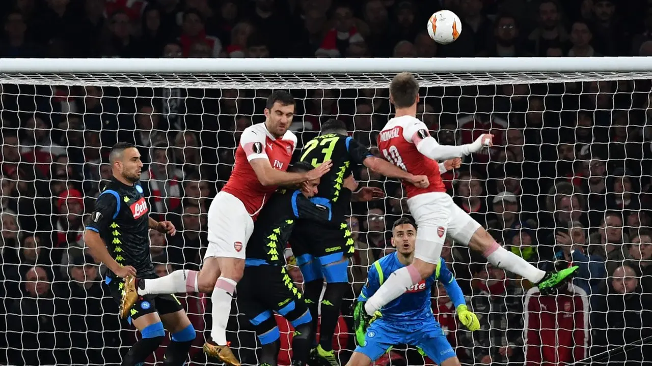 Arsenal Taklukan Napoli di Kandang