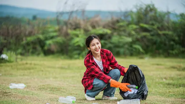 7 Tips Praktis Mengurangi Sampah Plastik dari Area Rumah yang Sering Terabaikan