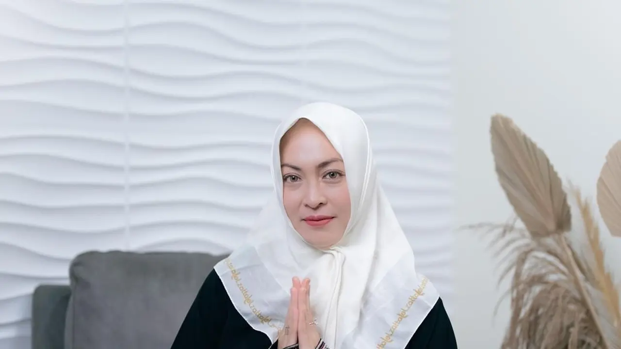 Angelina Sondakh punya instagram