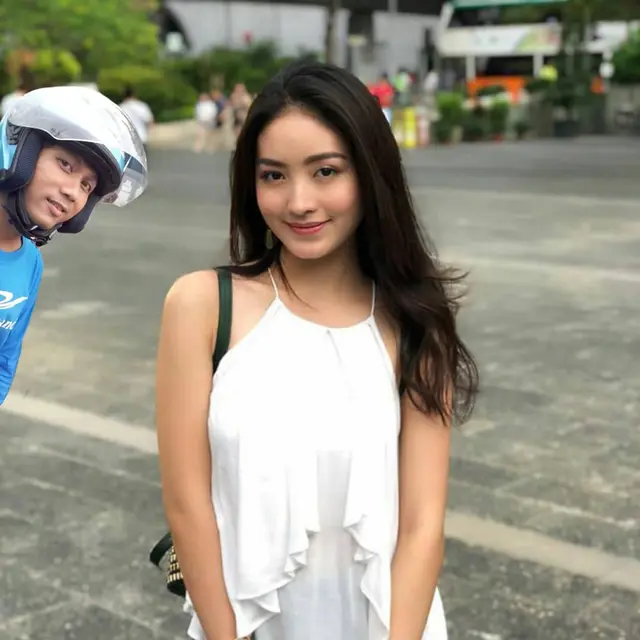 6 Editan Foto Bareng Natasha Wilona Ini Halu Banget, Kocak