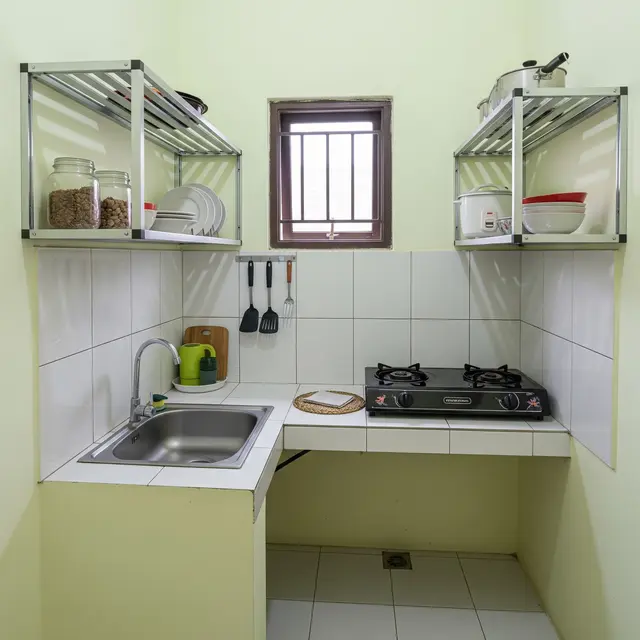 9 Model Dapur Rumah Kecil 1,5x1,5 Meter dengan Rak Sudut Gantung, Solusi Efisien