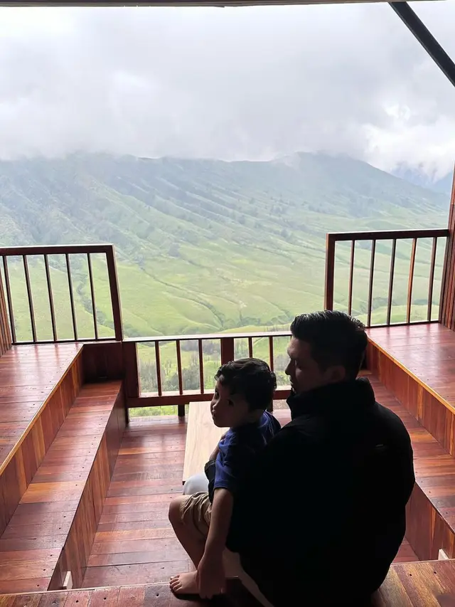 6 Momen Zaskia Sungkar dan Irwansyah Liburan ke Bromo, Abadikan Momen Bersama