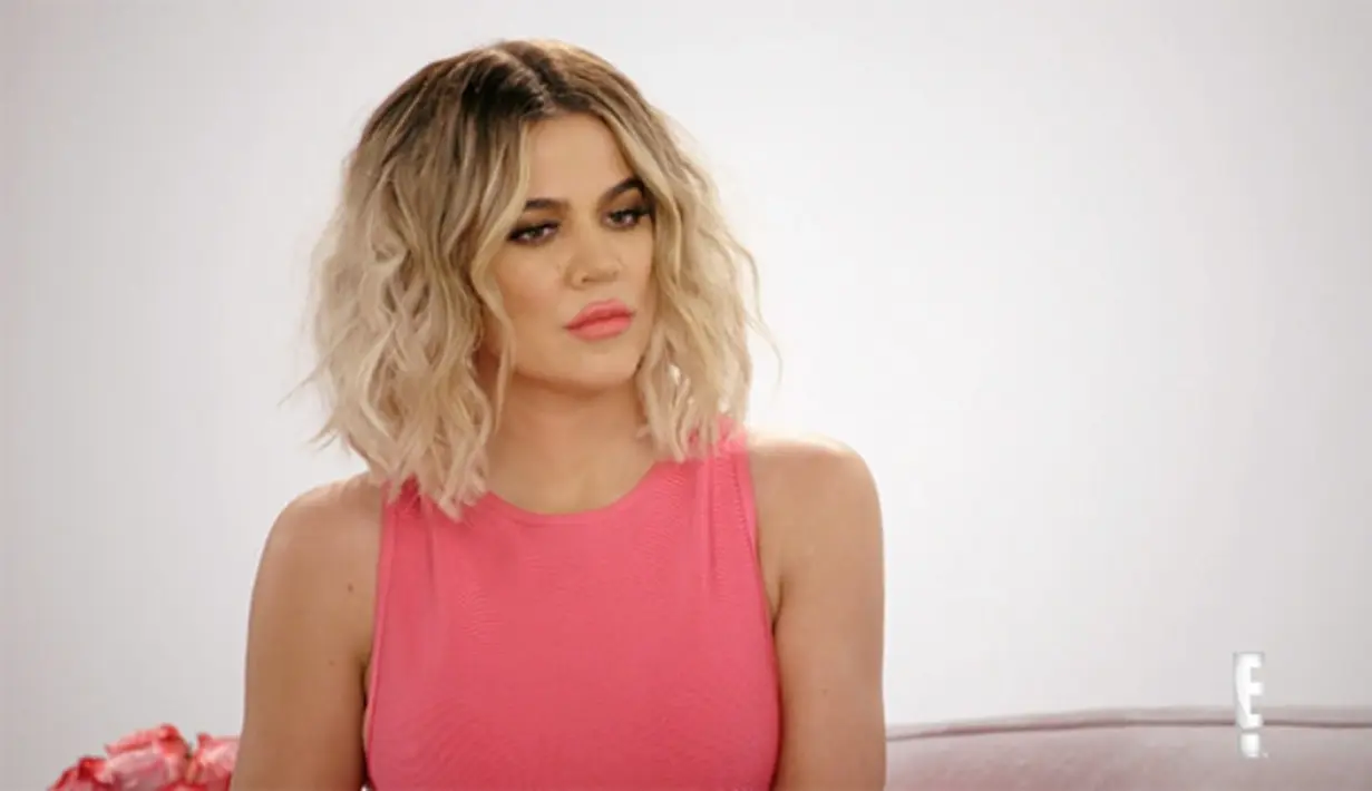 Namun di tahun yang sama, ia harus menerima kenyataan bahwa sang kekasih, Tristan Thompson, berselingkuh selama dirinya hamil. (E!)