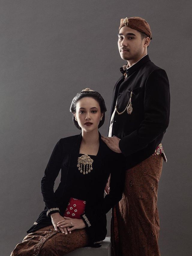 8 Potret Ayu Anggika Bolsterli Kenakan Kebaya Sebelum Menikah, Tampilkan Pesona Mba-Mba Jawa Meski Berwajah Bule