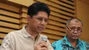 Pimpinan KPK, Agus Rahardjo (tengah) bersama Wakil Pimpinan KPK, Laode M Syarif (kiri) saat koferensi pers terkait suap pengadaan 50 mesin pesawat Garuda Indondesia, Jakarta, Kamis (19/1).  (Liputan6.com/Helmi Afandi)