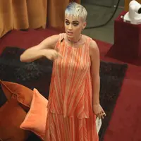 Setelah berpisah dengan Orlando Bloom, Katy Perry memang belum lagi dikabarkan menjalin kasih dengan seorang pria. Nampaknya kini ia sedang fokus untuk menjalani kariernya dalam bermusik. (AFP/NEILSON BARNARD)