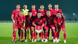 Pelatih Timnas Indonesia U-23, Shin Tae-yong menurunkan beberapa pemain andalannya di skuad senior seperti Rizky Ridho, Witan Sulaeman, Rafael Struick, Ivar Jenner, dan Ramadhan Sananta. (Dok. PSSI)