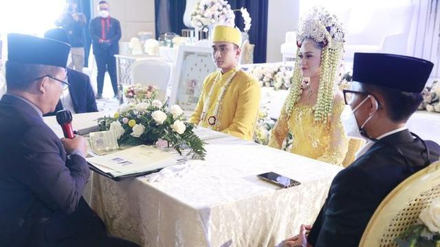<span>Pernikahan Lutfi Agizal dan Nadya Indry (Sumber: KapanLagi.com®/Muhammad Akrom Sukarya)</span>