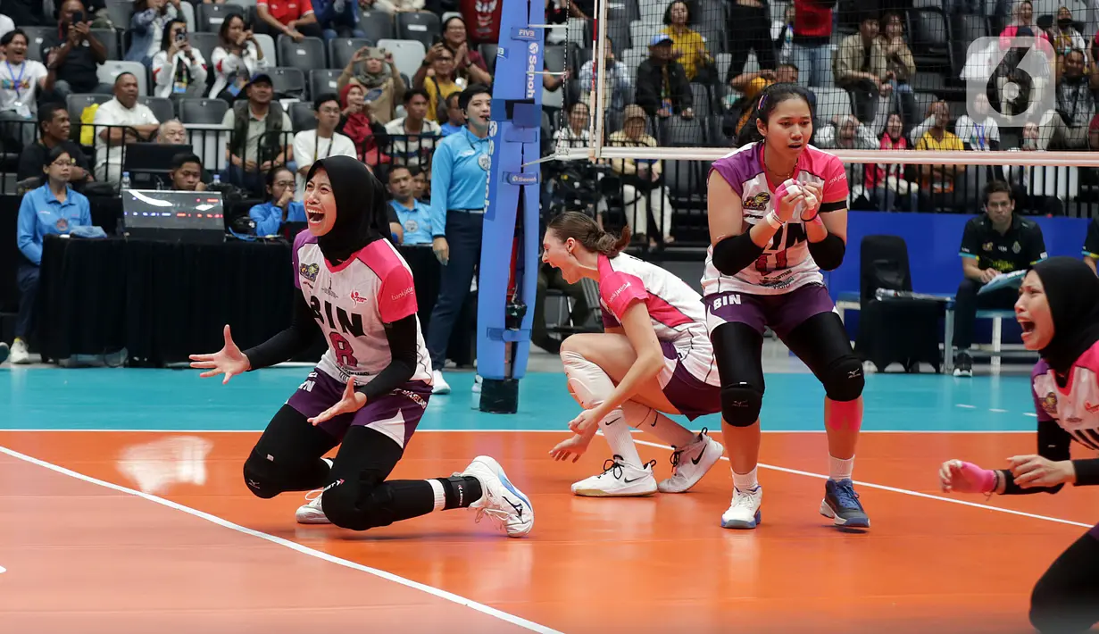 Ekspresi pevoli putri Jakarta BIN, Megawati Hangestri Pertiwi usai memastikan kemenangan atas Jakarta Electric PLN pada final Proliga 2024 di Indonesia Arena, Kompleks Gelora Bung Karno, Jakarta, Sabtu (20/7/2024). (Liputan6.com/Helmi Fithriansyah)