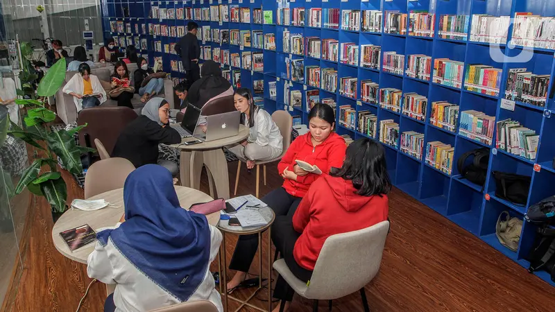 Edukasi Taman Literasi Martha Christina Tiahahu