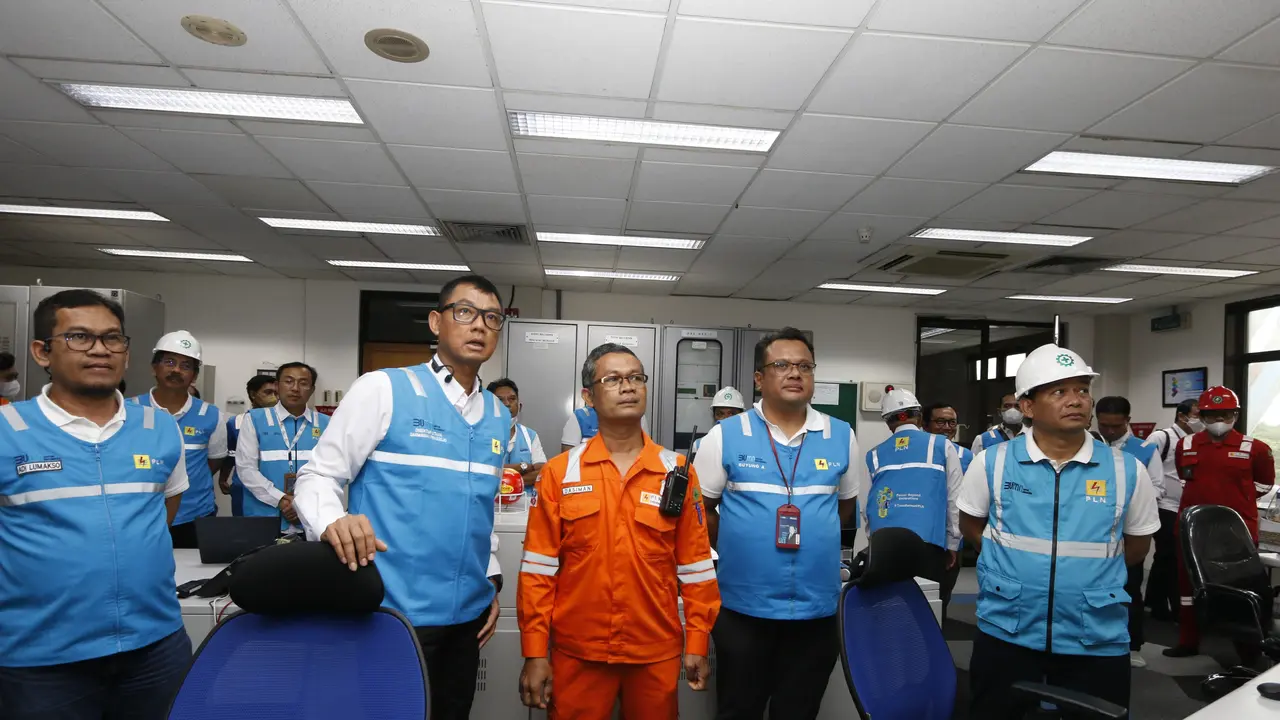 PT PLN (Persero) memastikan keamanan dan keandalan pasokan listrik saat perayaan Natal 2023. PLN terus menyiagakan personel di lokasi-lokasi ibadah untuk memastikan perayaan Natal 2023 berjalan lancar.