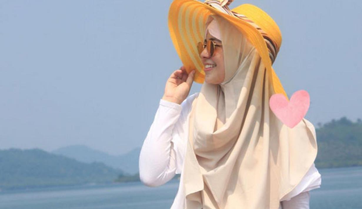 Doa Yang Dipanjatkan Risty Tagor Saat Ibadah Haji Celeb Bintangcom
