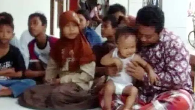 Niki Menangis Mencari Ibunya