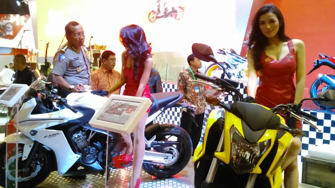 Parade Motor Sport Honda Sihir Pengunjung IMoS 2014