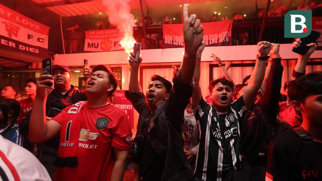 Roaring night Manchester United vs Liverpool di Pitch 98, Kemang