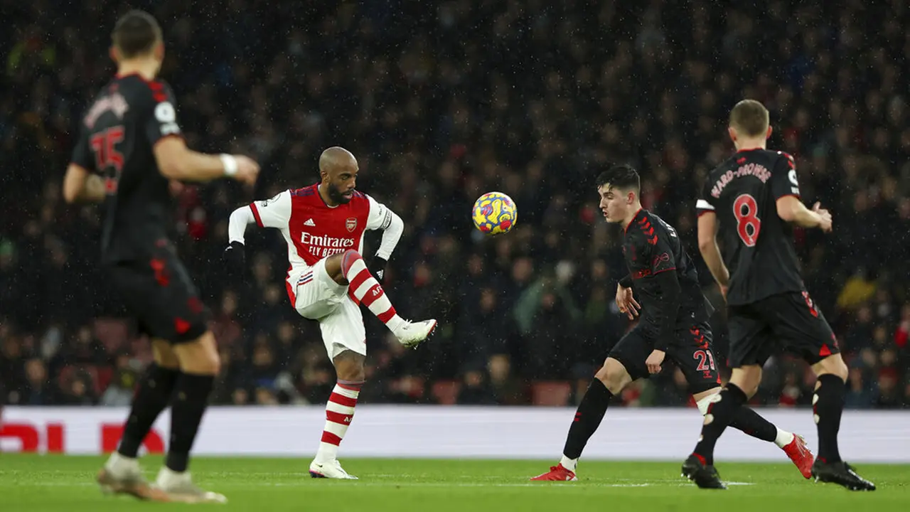 FOTO: Arsenal Bantai Southampton 3-0