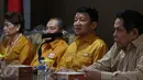 Pelaksana harian Ketua Umum DPP Partai Hanura Chaeruddin Ismail (kedua kanan) memastikan Wiranto masih tercatat sebagai ketua umum non-aktif Partai Hanura saat konferensi pers, Jakarta, Kamis (10/11). (Liputan6.com/Johan Tallo)