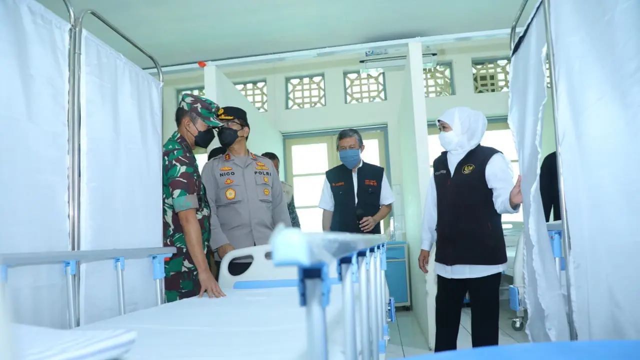 Khofifah Indar Parawansa meresmikan Rumah Sakit Lapangan Ijen Boulevard (RSLIB) (Istimewa)
