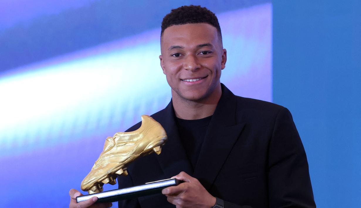 Gelar ini menjadi pencapaian individu yang luar biasa bagi Mbappe, yang baru bergabung dengan Real Madrid pada awal musim 2024/2025. (AFP/Oscar Del Pozo)