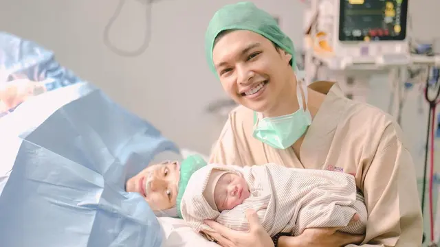 Dinda Hauw Melahirkan, Intip Lagi Gaya Cantiknya saat Hamil