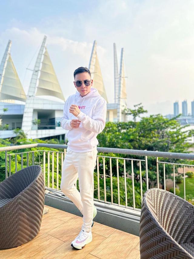 Selebgram sekaligus penyanyi Dokter Ekles. (Foto: Dok. Instagram @dr_ekles)