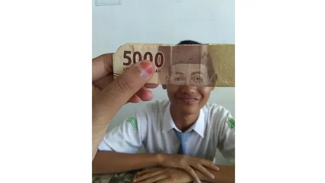 6 Potret Kocak Gabungan Wajah Orang dan Uang Kertas Ini Bikin Tepuk Jidat
