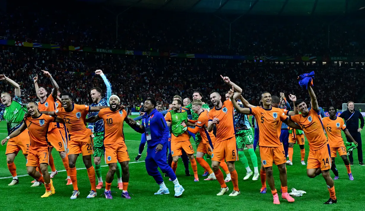 Belanda berhasil lolos ke semifinal Euro 2024 usai membungkam Turki dengan skor 2-1. (JOHN MACDOUGALL/AFP)