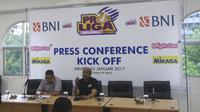 Konferensi pers kickoff Proliga 2017 di Sekretariat PP PBVSI, Pancoran, Jakarta Selatan, Selasa (24/1/2017). (Bola.com/Andhika Putra)