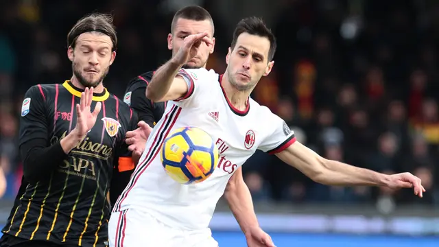 FOTO: AC Milan Ditahan Imbang Klub Juru Kunci