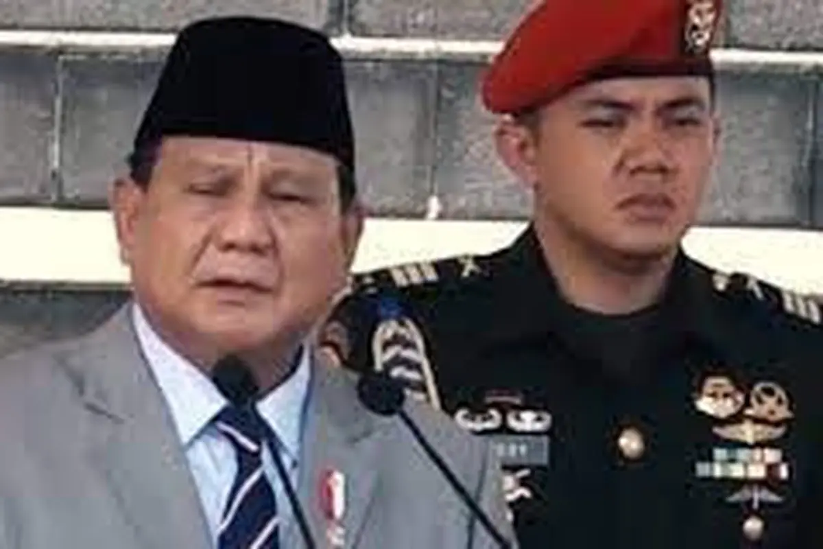 Potret Mayor Teddy bersama Prabowo (Sumber: Imparsial)