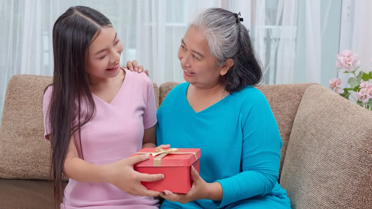 Ilustrasi ulang tahun, ibu dan anak