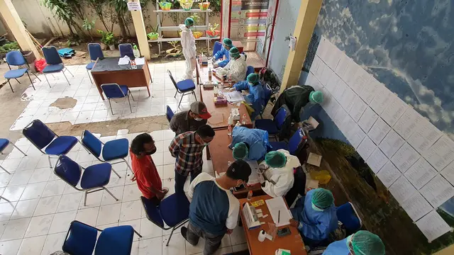Anggota KPPS Kota Depok Jalani Rapid Test