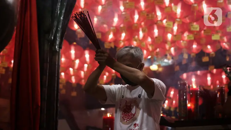 Sembahyang Malam Imlek di Masa Pandemi