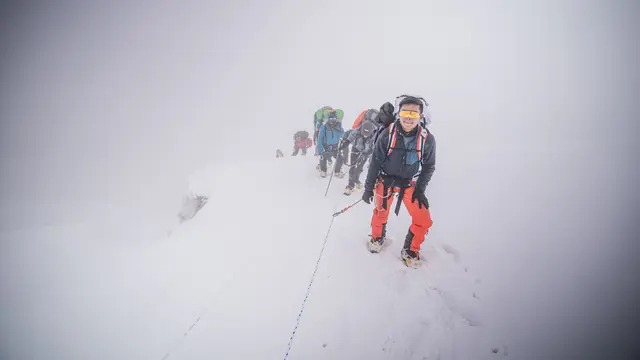 Aksi Pendaki Selamatkan Diri dari Timbunan Salju Gunung Everest Berbekal Panci