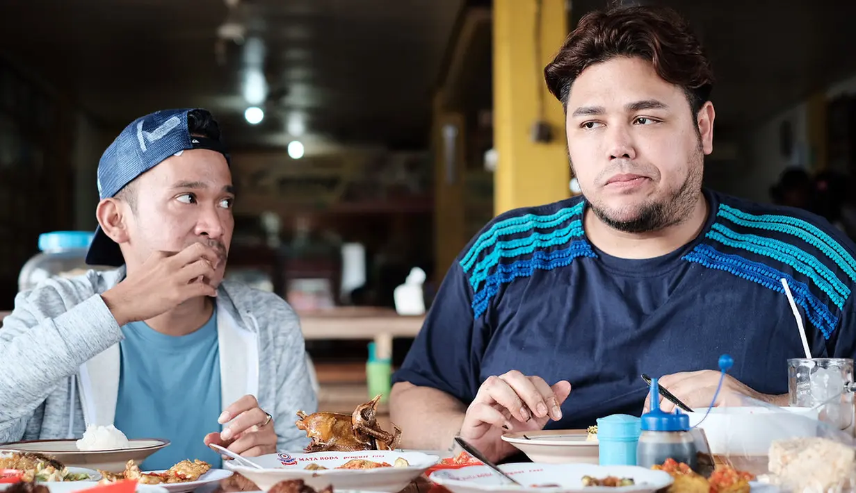 "Ya kalau bisa makan makanan yang matang dulu, enggak boleh yang mentah. Karena takutnya kalau belum matang ada bakterinya. Itu di awal-awal, nanti sih enggak ada pantangannya," ungkapnya. (Instagram/ruben_onsu)