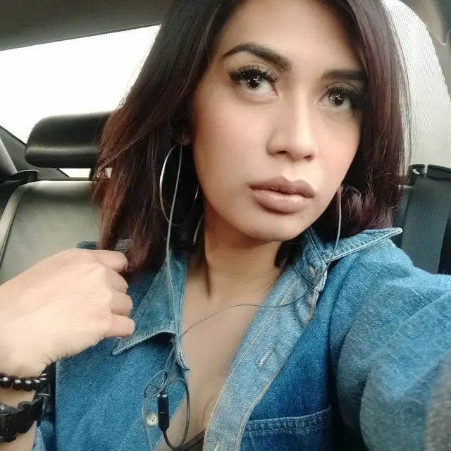 6 Potret Karen Idol, Penyanyi yang Sebut Suami dan Anaknya Tinggal di Apartemen Marshanda