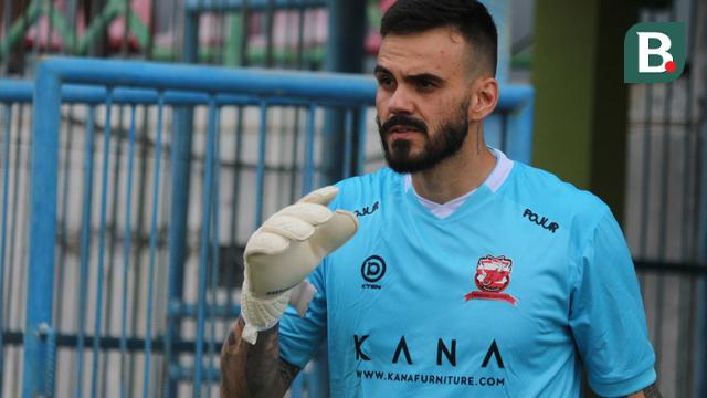 FOTO Lucas Frigeri, Kiper Madura United