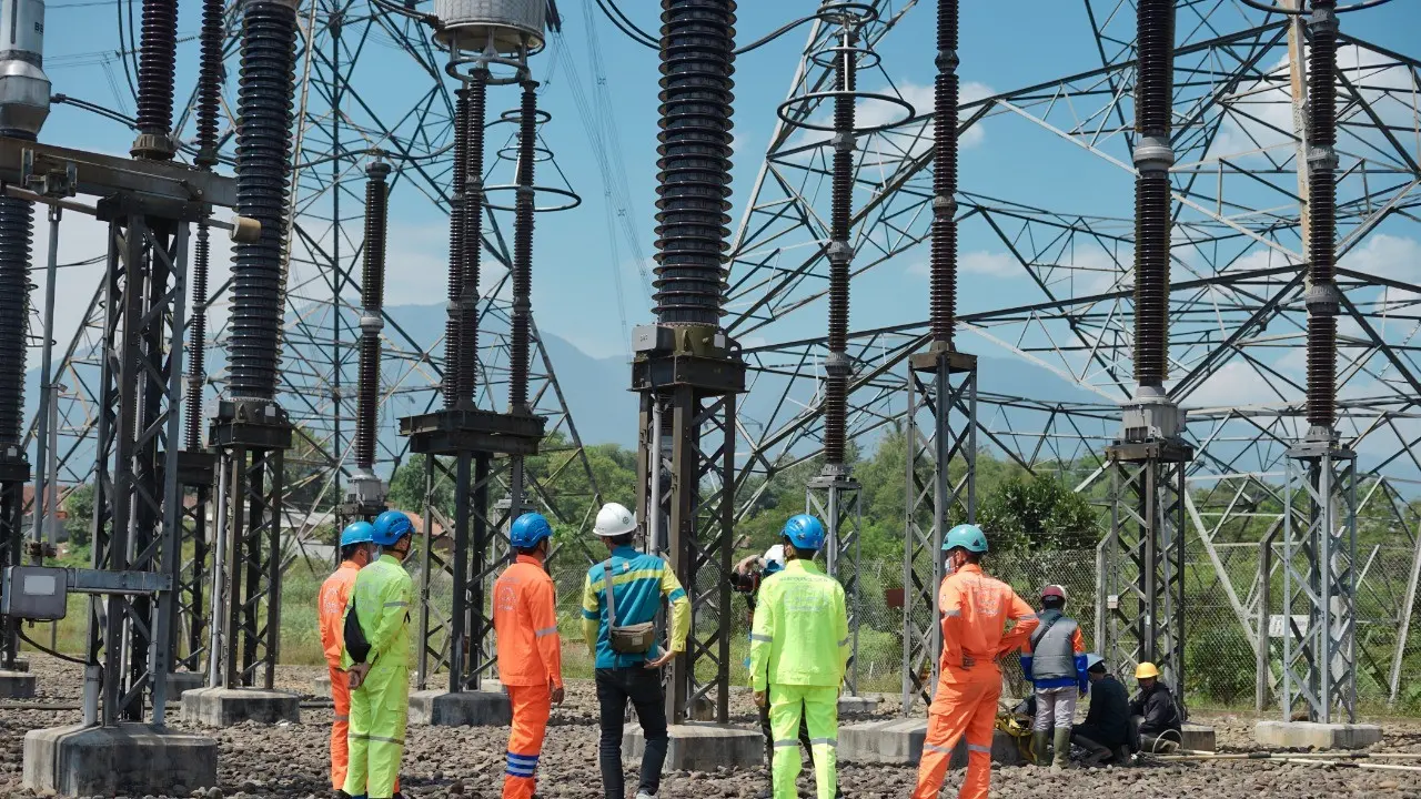 Proyek PLN di Jawa