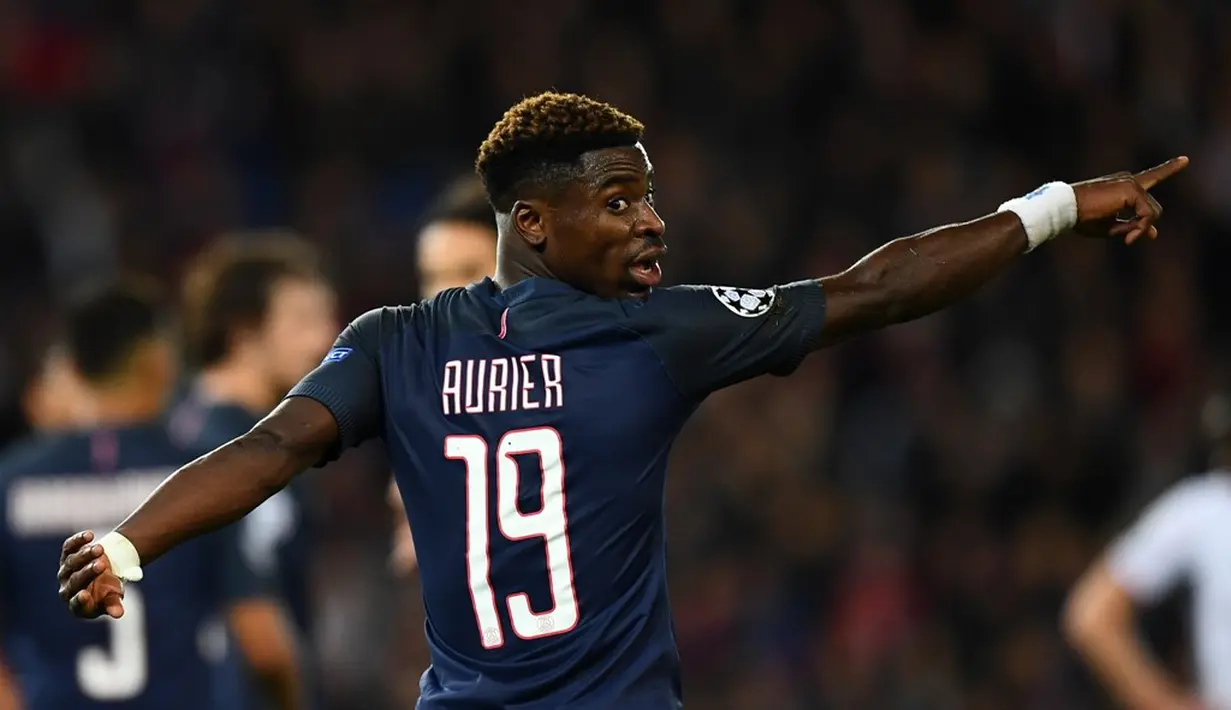 Serge Aurier akan diplot Mourinho menggantikan Antonio Valencia yang sedang cedera di posisi bek kanan. Valencia sendiri awalnya beroperasi sebagai sayap kanan. (AFP/Franck Fife)