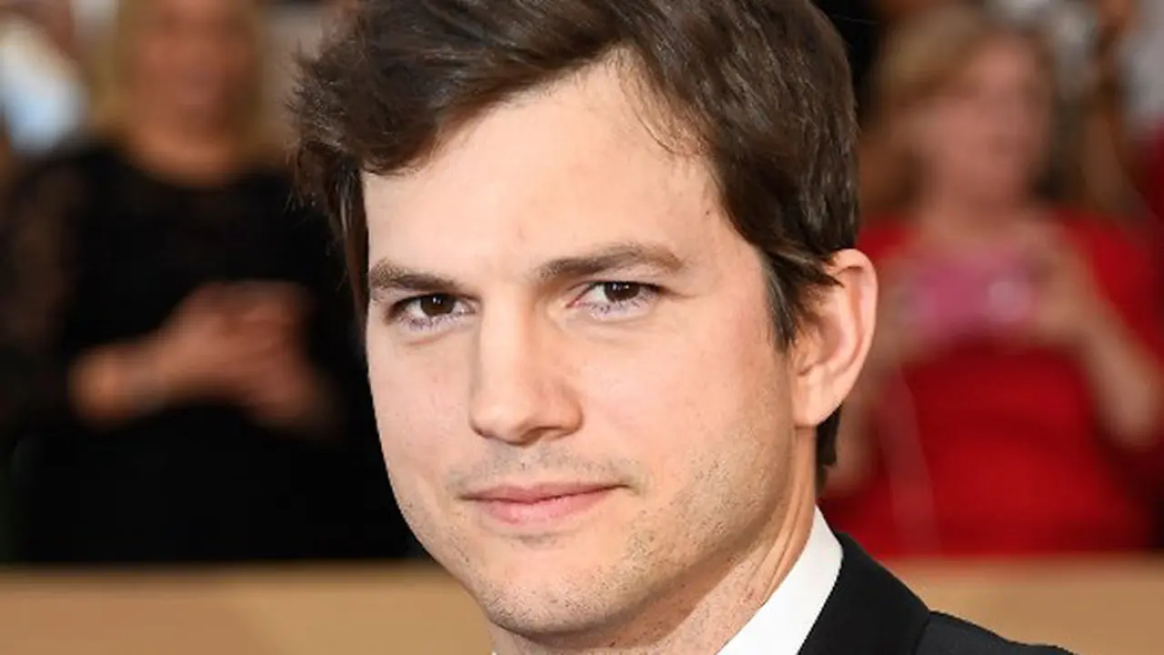 [Bintang] Ashton Kutcher