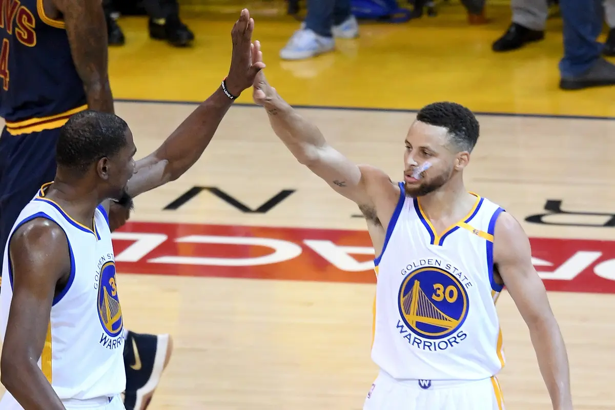 Durant dan Curry Tampil Memukau di Gim Pertama Final NBA